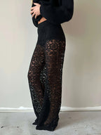 Black Luxe Kanten Broek by Valentina™ featuring elegant lace details and comfortable fit.